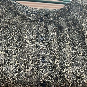 NWOT H&M navy blue floral button up blouse size 6 PTP 21” oversized